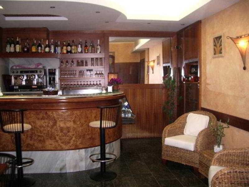 Hotel Villa Molinari コッレッキオ エクステリア 写真