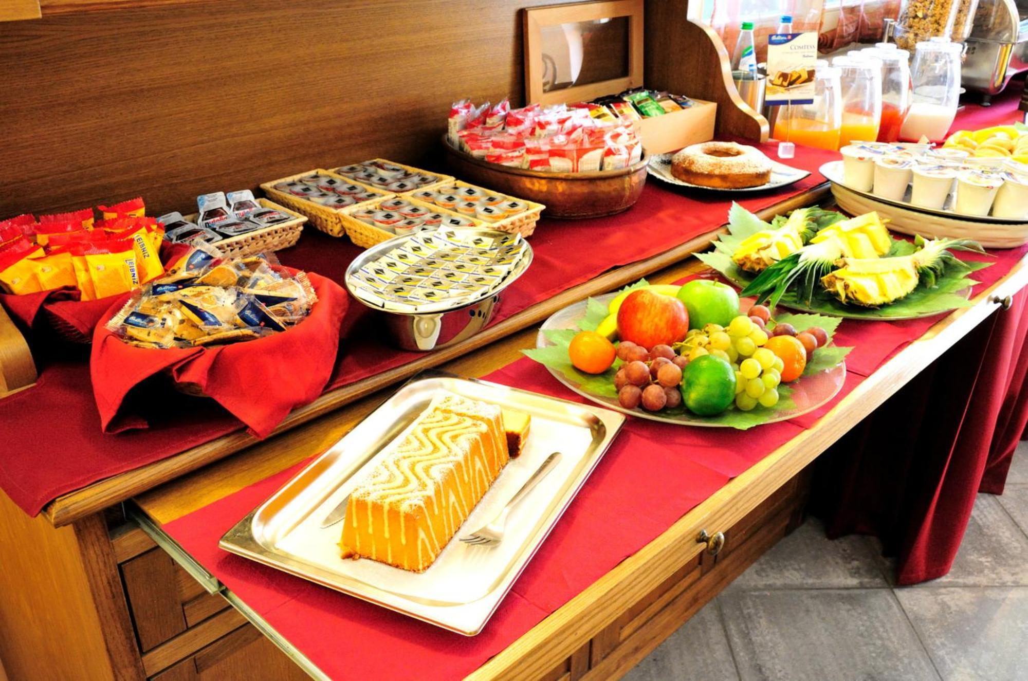 Hotel Villa Molinari コッレッキオ エクステリア 写真
