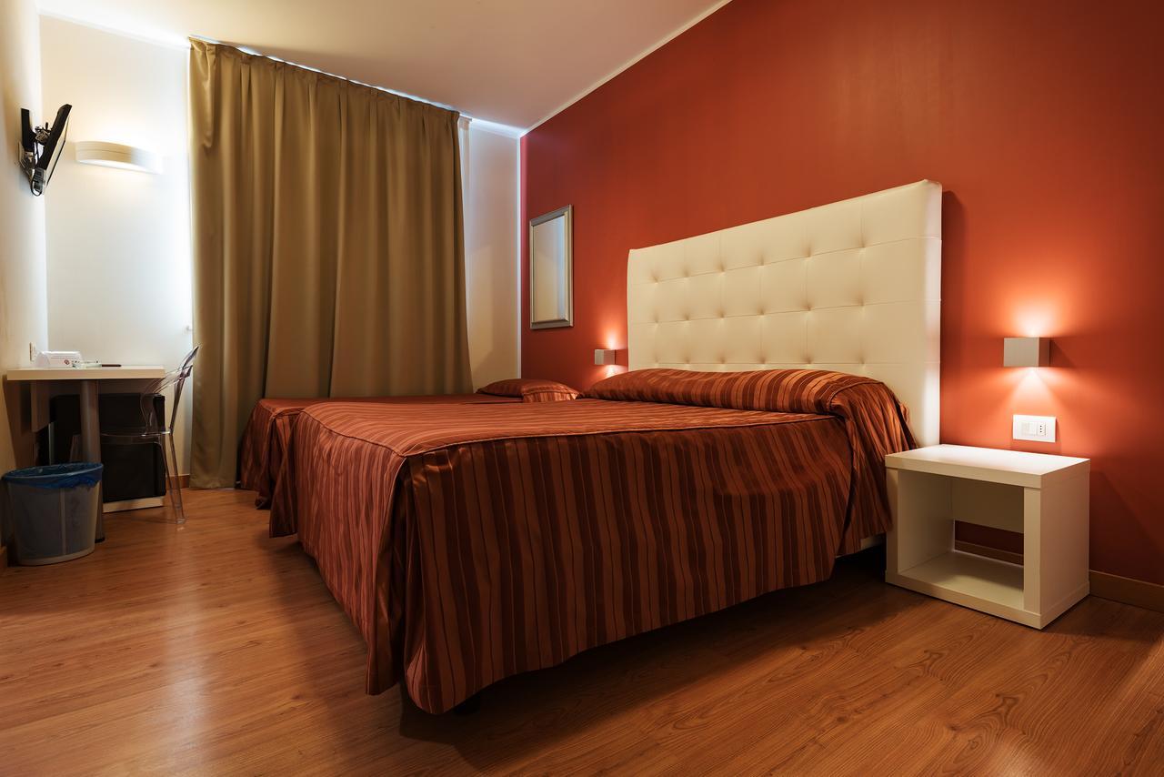 Hotel Villa Molinari コッレッキオ エクステリア 写真