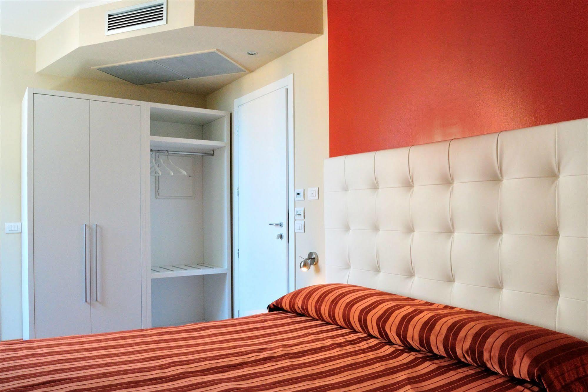 Hotel Villa Molinari コッレッキオ エクステリア 写真