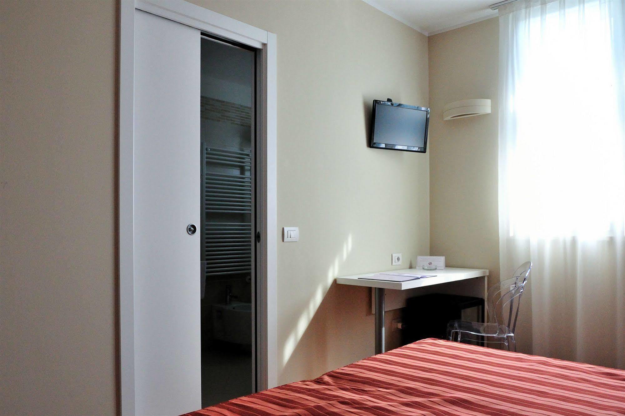 Hotel Villa Molinari コッレッキオ エクステリア 写真
